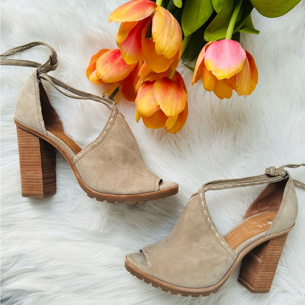 NEW | Frye Suzie Pickstitch Heels